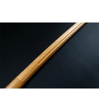 Grooves in the lower section.